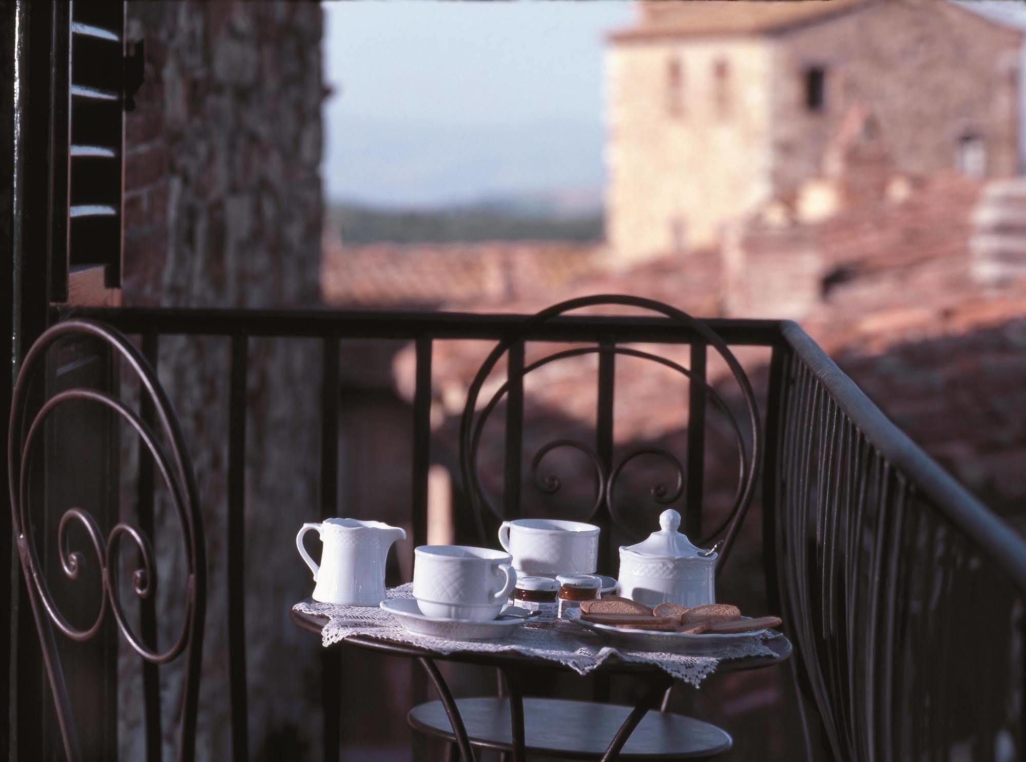 Palazzo Malaspina B&B San Donato in Poggio Esterno foto